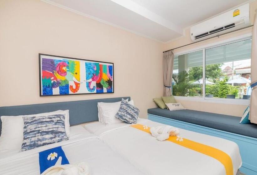 استودیوی لوکس, Surf & Sand Resort