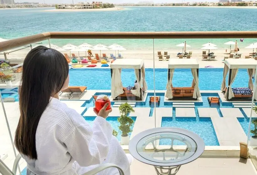 سوییت با چشم‌انداز دریا, Royal Central Hotel And Resort The Palm