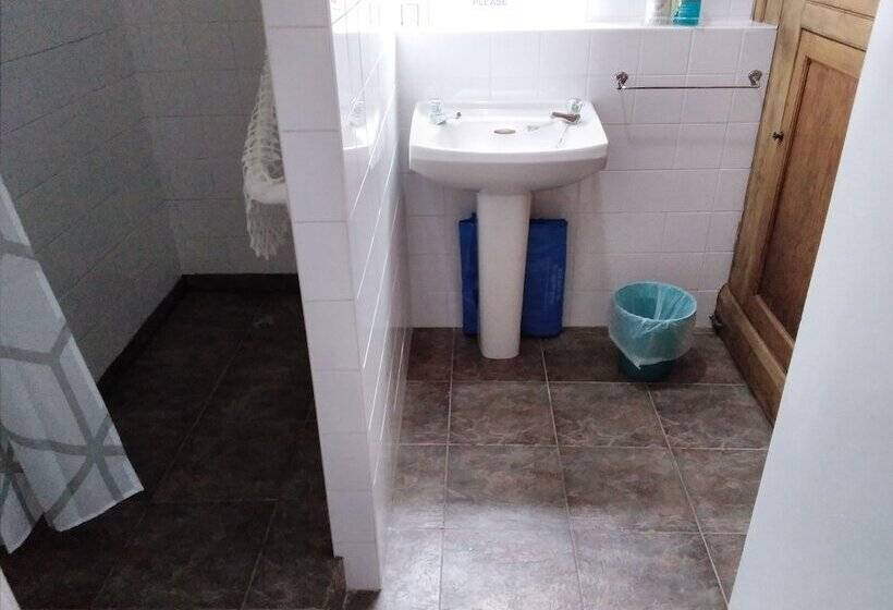 스탠다드 룸 공동 욕실, Whiteways