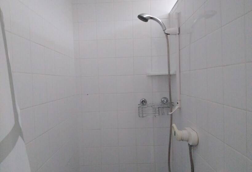 스탠다드 룸 공동 욕실, Whiteways