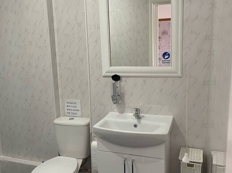 스탠다드 룸, Whiteways