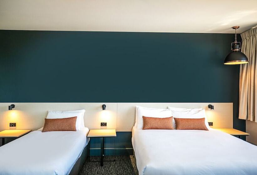 标准工作室, Nightcap At Chardons Corner