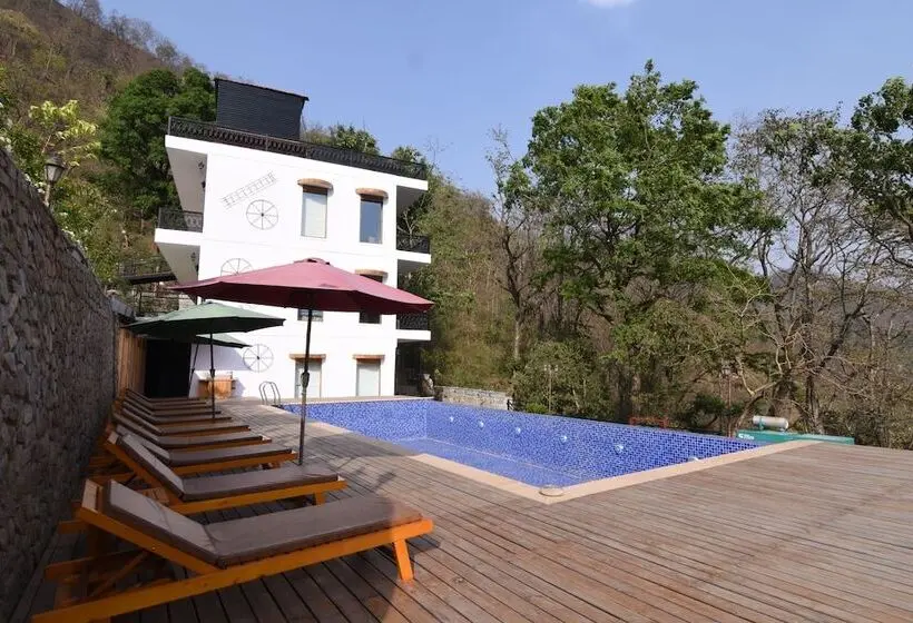 Quarto deluxe, Shaantam Resorts & Spa