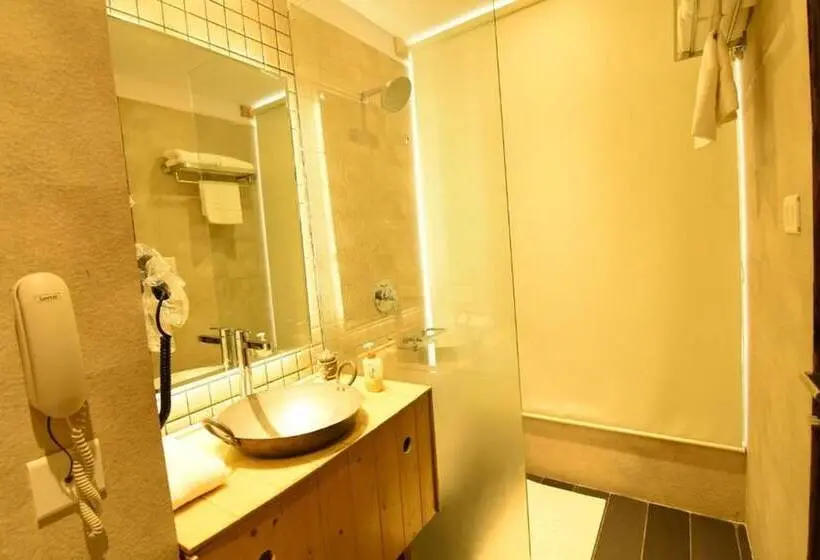 Quarto Premium, Shaantam Resorts & Spa