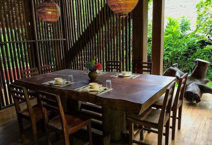 فيلا غرفة نوم واحدة, Vanvisa At The Falls