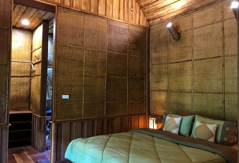 فيلا غرفة نوم واحدة, Vanvisa At The Falls