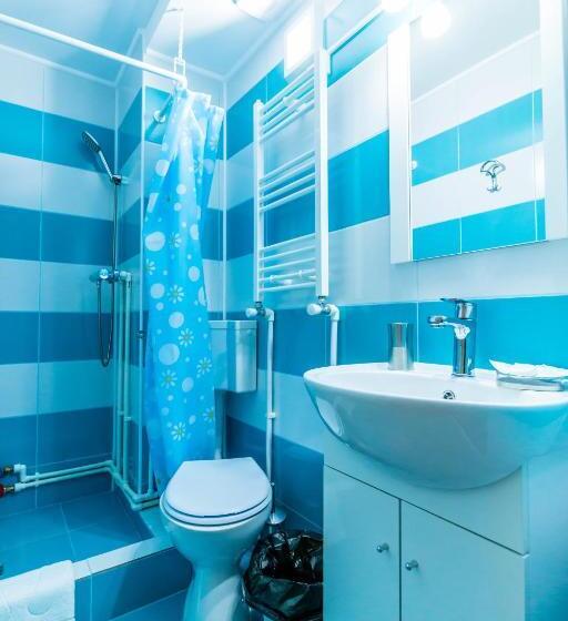 Семейный Номер, Casa Dinii