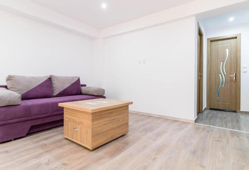 Семейный Номер, Casa Dinii