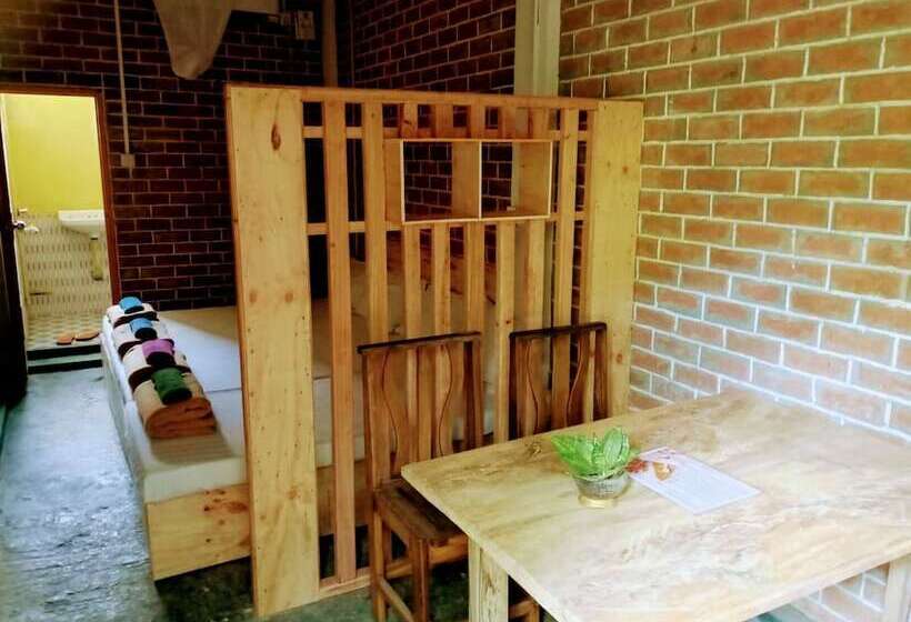 سوئیت خانوادگی اقتصادی, Dream House Guest House & Restaurant