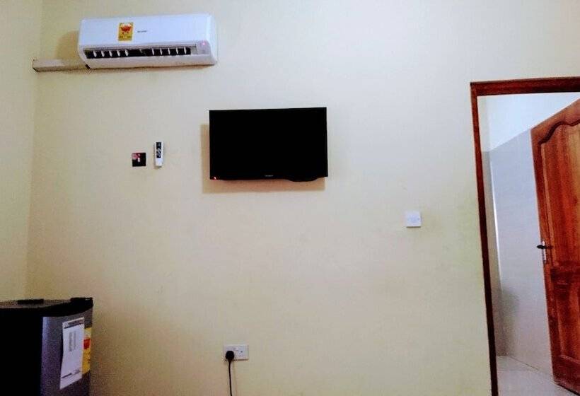 Executive Stüdyo, The Golden Apple Guest House