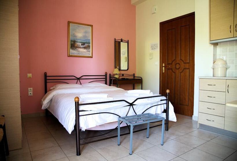 סטודיו עם נוף להרים, Tsertos Apartments