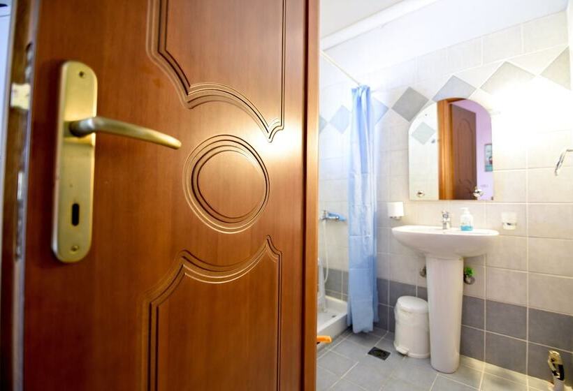 סטודיו עם נוף להרים, Tsertos Apartments