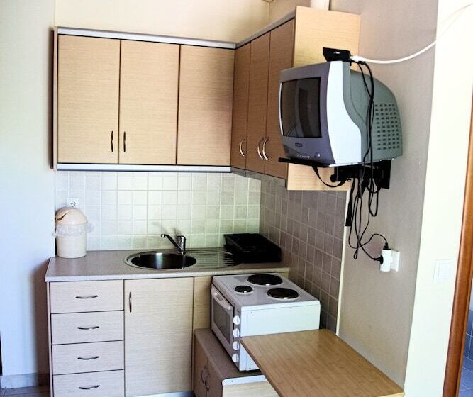 סטודיו עם נוף להרים, Tsertos Apartments