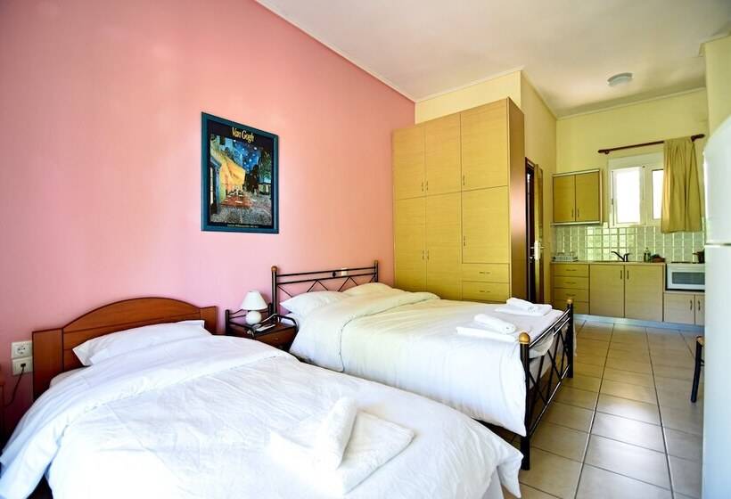 סטודיו עם נוף להרים, Tsertos Apartments