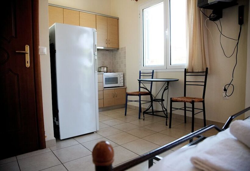 סטודיו עם נוף להרים, Tsertos Apartments