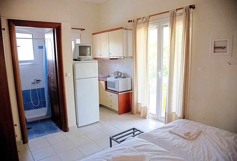 סטודיו עם נוף להרים, Tsertos Apartments