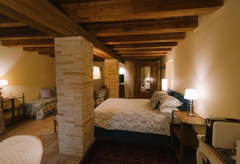 جناح, Palazzo Romani Adami