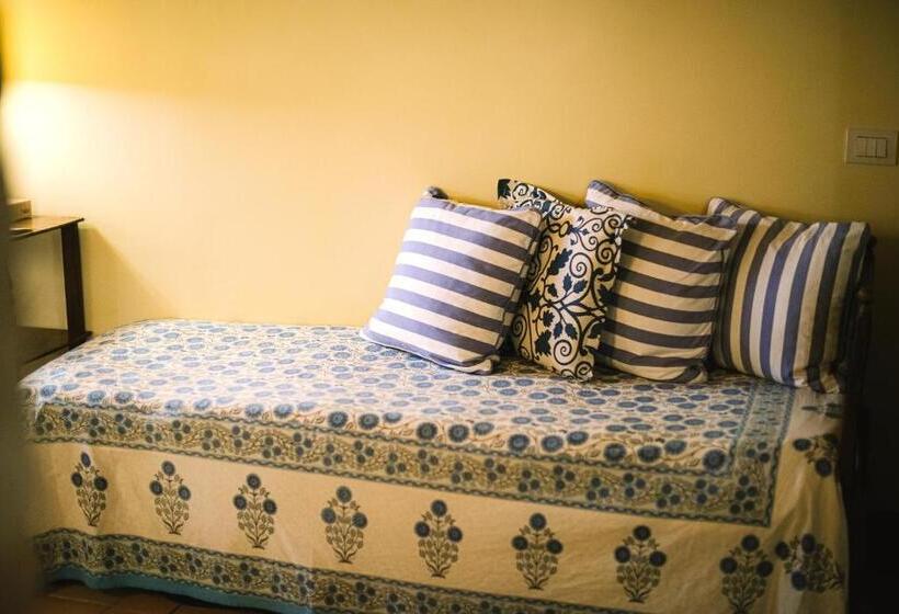 جناح, Palazzo Romani Adami