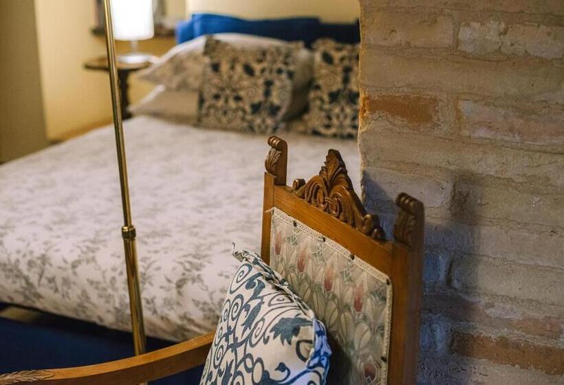 جناح, Palazzo Romani Adami