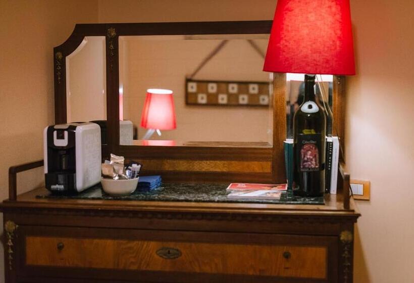 غرفة قياسية فردية, Palazzo Romani Adami