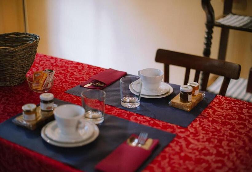 إستوديو قياسى, Palazzo Romani Adami