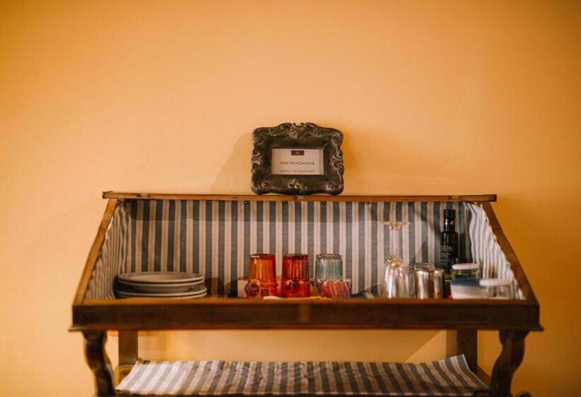 إستوديو قياسى, Palazzo Romani Adami