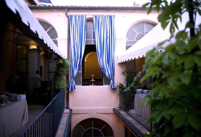 ‫فيلا غرفة نوم واحدة, Palazzo Romani Adami