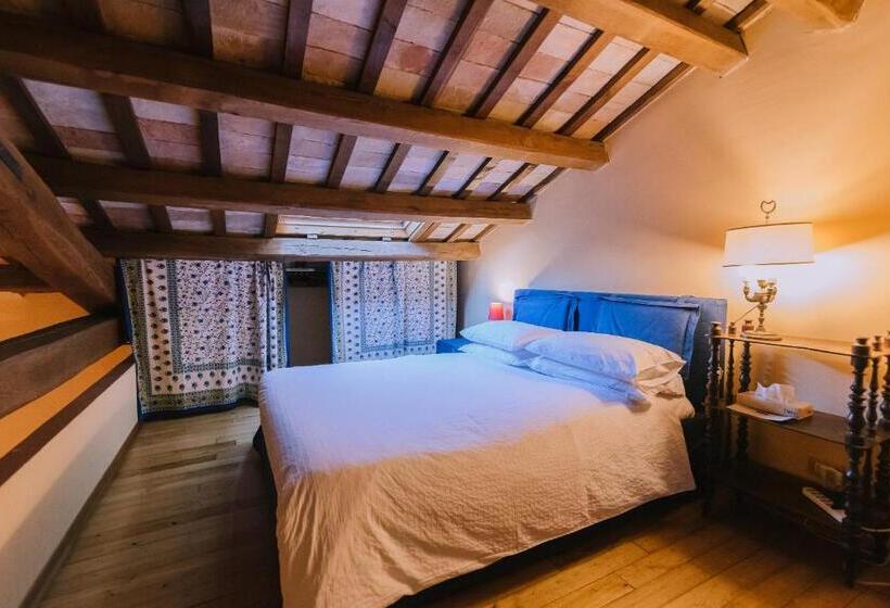 ‫فيلا غرفة نوم واحدة, Palazzo Romani Adami