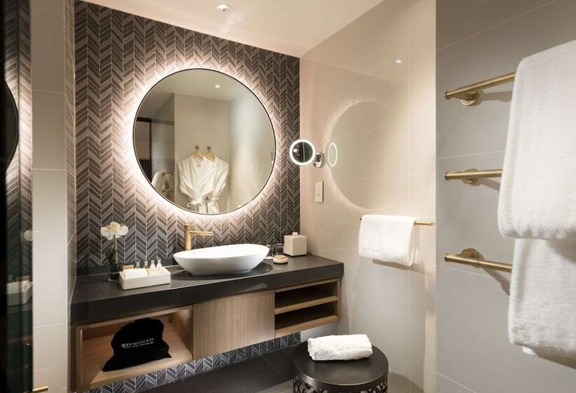 디럭스 룸, Hilton Port Moresby Hotel & Residences