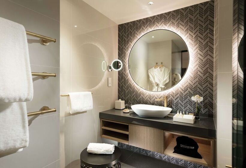 스탠다드 룸 더블 침대 2개, Hilton Port Moresby Hotel & Residences