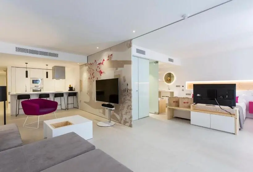 سوئیت پریمیوم, One Ibiza Suites