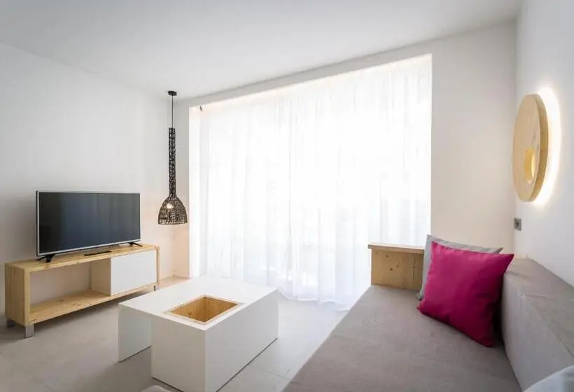 سوئیت جونیور اینتریور, One Ibiza Suites