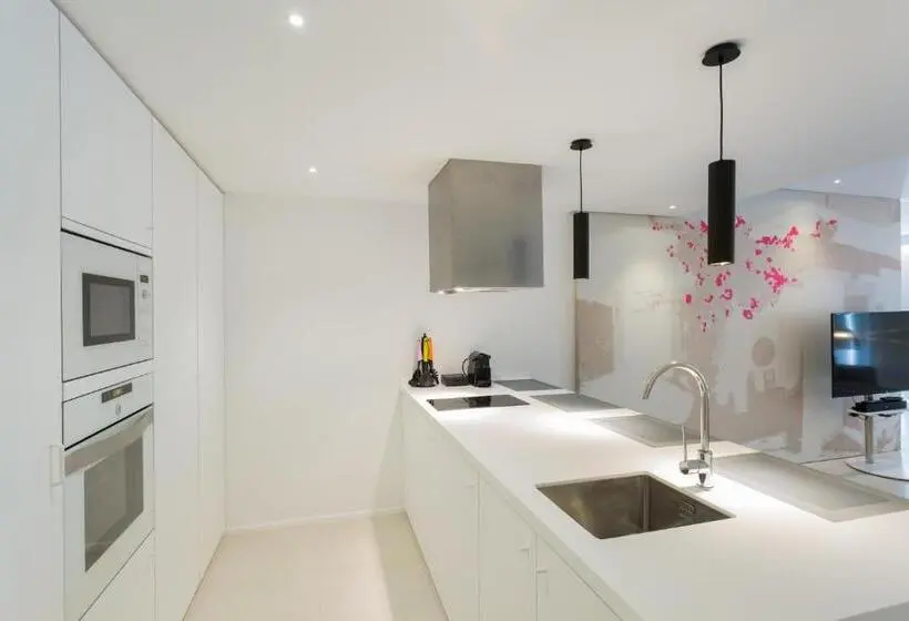 سوئیت پریمیوم, One Ibiza Suites