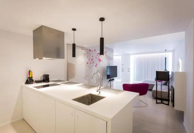 سوئیت پریمیوم, One Ibiza Suites