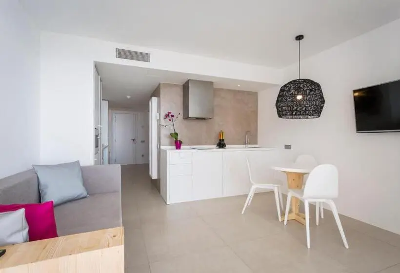 استودیوی استاندارد با چشم‌انداز دریا, One Ibiza Suites