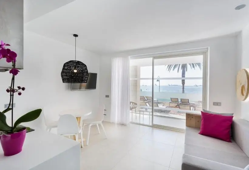 استودیوی استاندارد با چشم‌انداز دریا, One Ibiza Suites