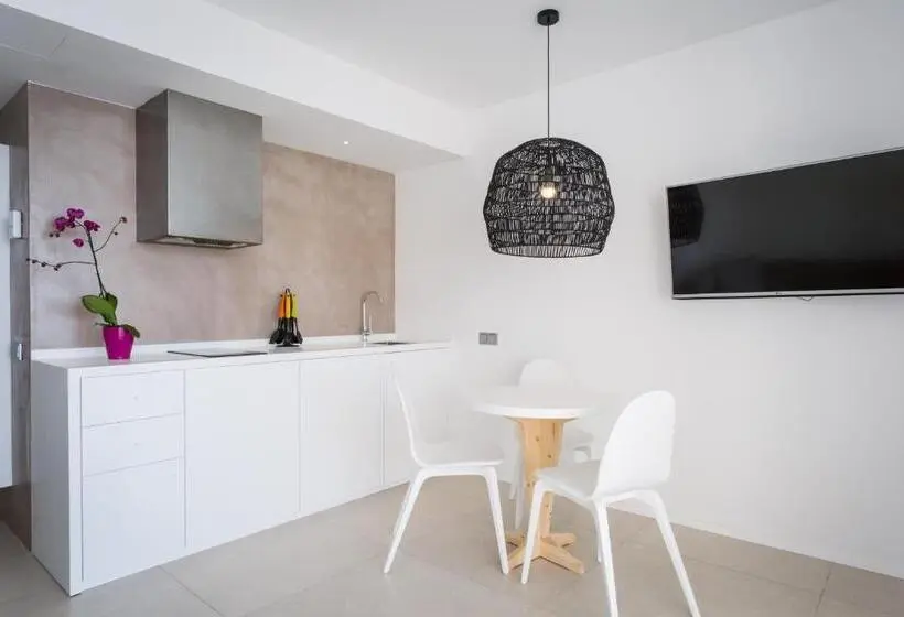 استودیوی استاندارد با چشم‌انداز دریا, One Ibiza Suites
