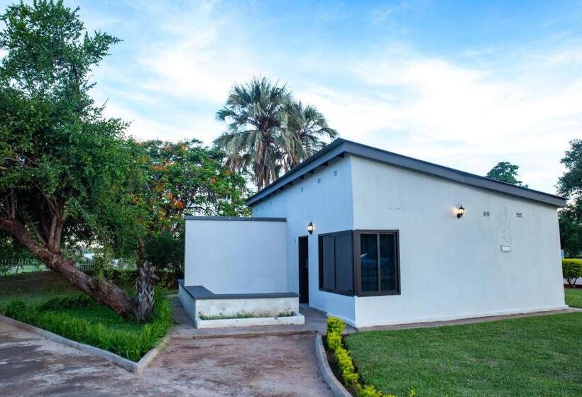 اتاق استاندارد یک نفره, Zambezi Way Lodge