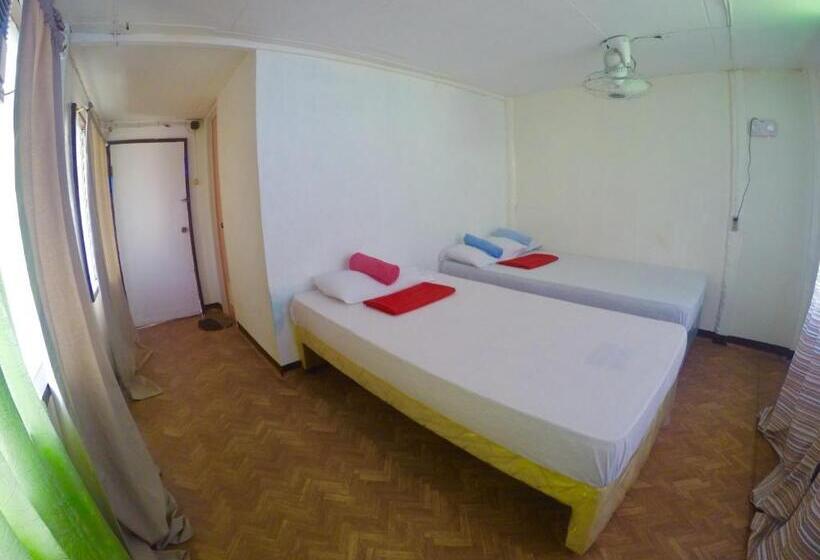 Quarto Economy, The Biggies Inn