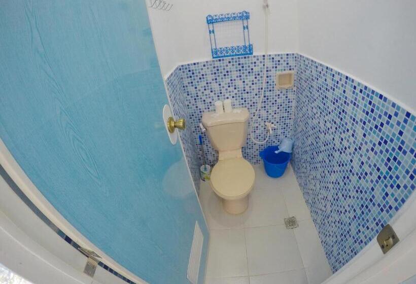 Quarto Quádruplo Economy, The Biggies Inn