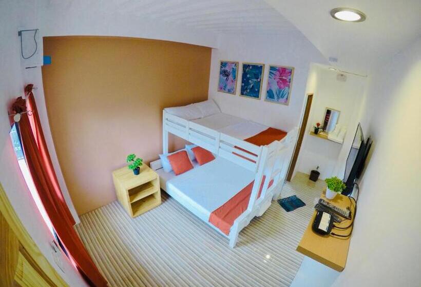 Quarto Familiar, The Biggies Inn