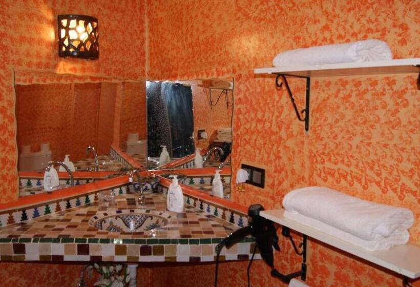 חדר דלוקס, Riad Tingis