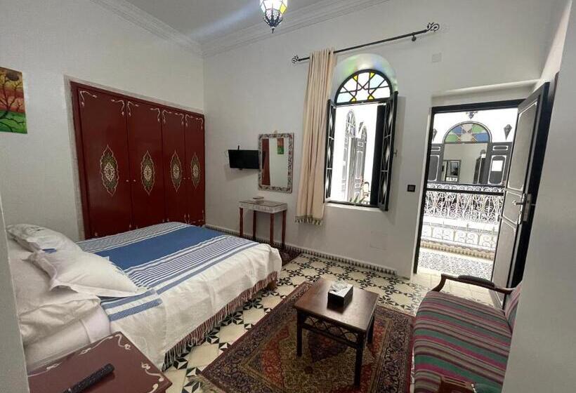 חדר דלוקס, Riad Tingis