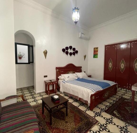 חדר דלוקס, Riad Tingis