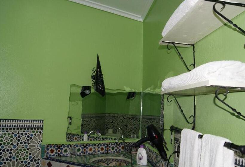 חדר דלוקס, Riad Tingis
