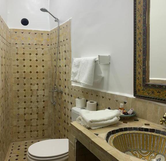 غرفة ديلوكس, Riad Tingis