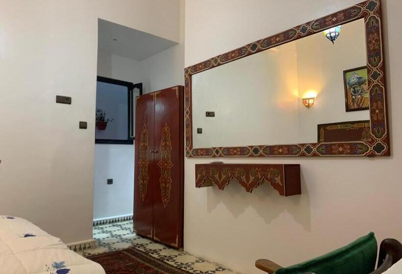 חדר דלוקס, Riad Tingis