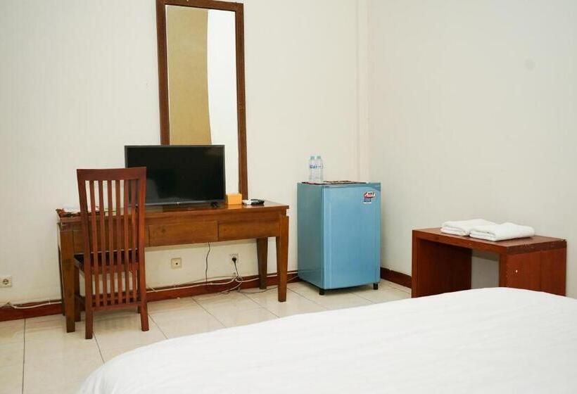 Номер Стандарт, Urbanview Hotel Ratu Elok Syariah Banjarbaru By Reddoorz