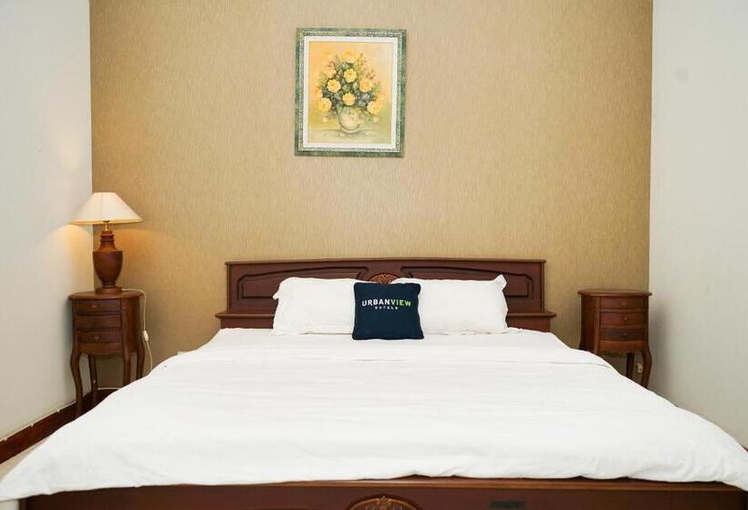 Номер Deluxe, Urbanview Hotel Ratu Elok Syariah Banjarbaru By Reddoorz