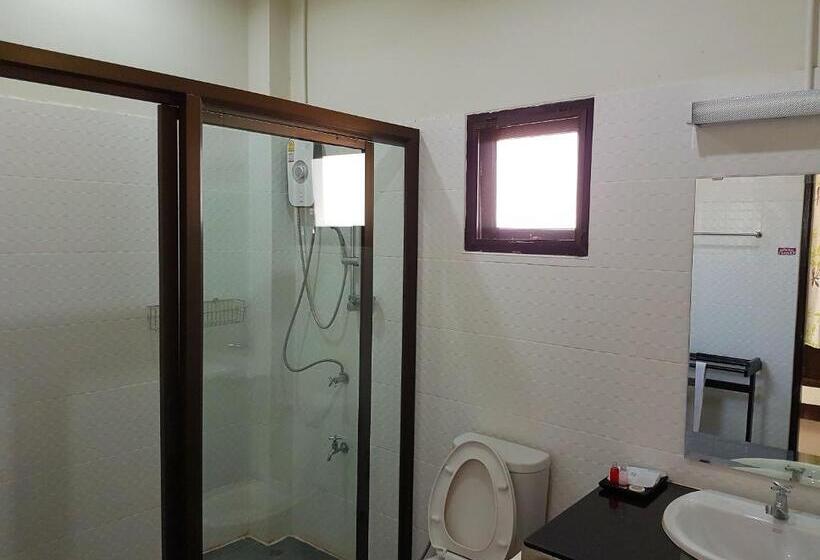 ファミリールーム, Phutawan Pundao